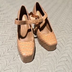 Elegant Tan Croc-Embossed Women's Heels